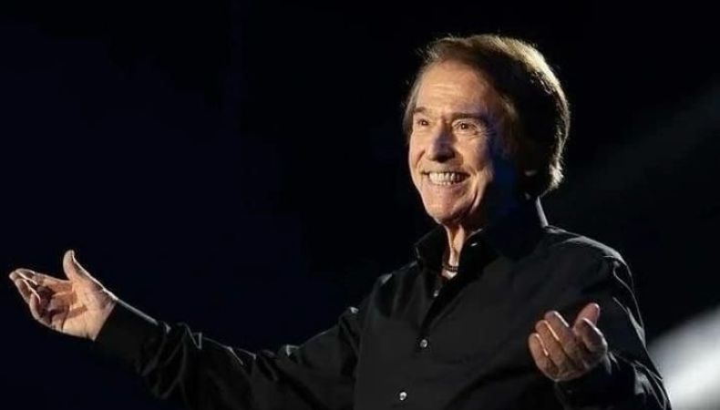 Raphael será trasladado al Hospital Universitario 12 de Octubre tras descartar un ictus y tendrá que ser sometidos a más estudios.