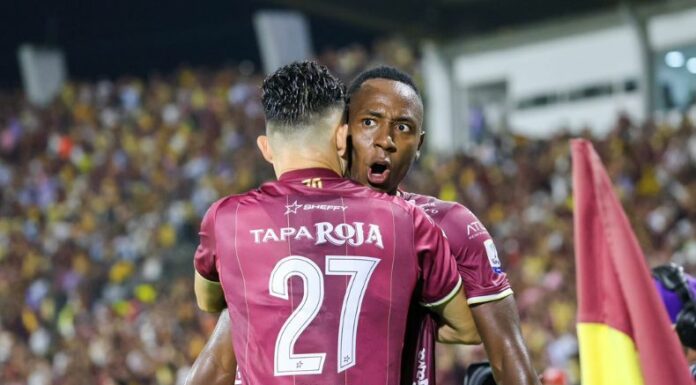 Brayan Gil colocó el balón de 