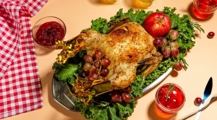 A medida que se acerca la Navidad, muchos salvadoreños adelantan la compra de los ingredientes ideales para preparar la cena de Nochebuena.