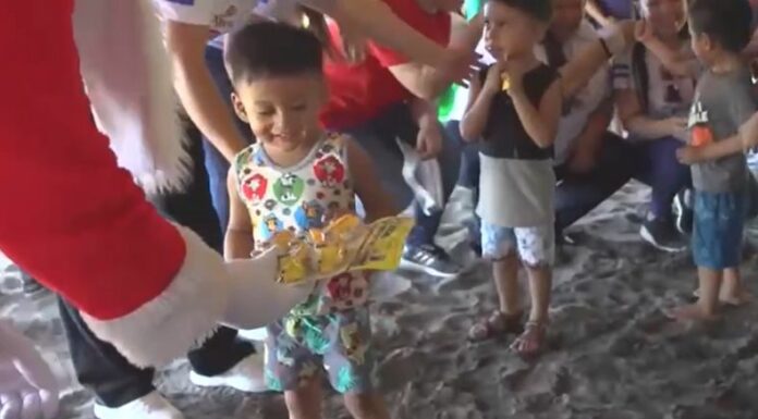 La jornada de Juguetes por Sonrisas llevó mucha diversión a una comunidad de la Barra de Santiago, en Ahuachapán.