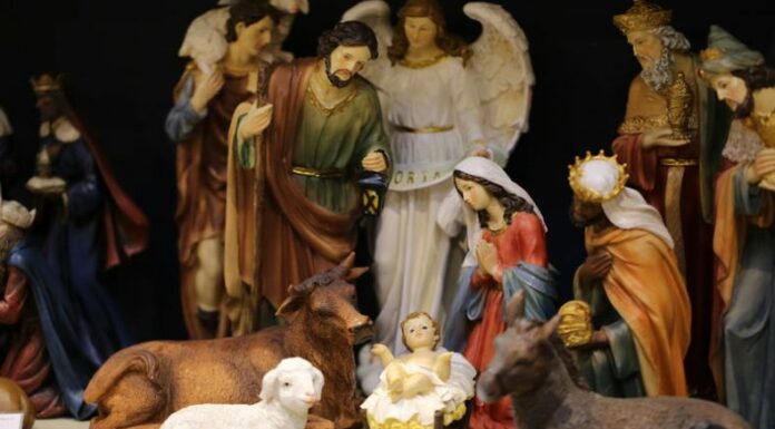 La Navidad celebra el nacimiento de Jesucristo, un momento de reflexión y alegría que trae esperanza y paz a los cristianos.