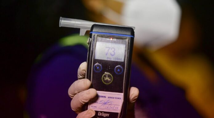 Esta madrugada se detectaron a dos conductores peligrosos en distintos los controles vehiculares. Ambos fueron sacados de circulación.