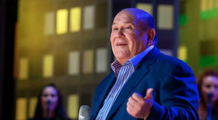 Leo Dan deja un legado impresionante en el mundo de la música, con sus temas musicales como 