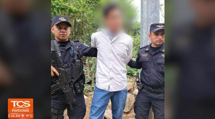 Las autoridades capturaron al presunto responsable de un homicidio ocurrido ayer, en el cantón La Labor, Jayaque, La Libertad Oeste.