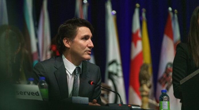 Justin Trudeau manifestó que se mantendrá en el cargo de Primer Ministro hasta que su partido elija a un nuevo representante. 