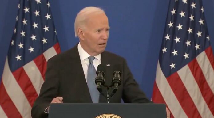 El presidente Joe Biden dijo hoy durante un discurso que le deja a Donald Trump un Estados Unidos “más fuerte”.
