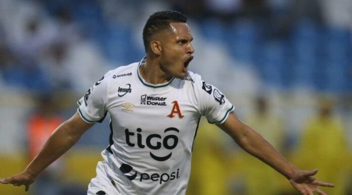 Emerson Mauricio es la primera baja confirmada por los albos del Alianza para el inicio del torneo Clausura 2025.