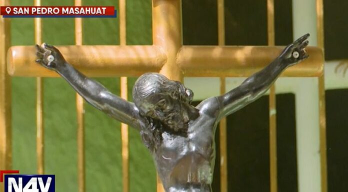 Feligreses católicos fueron parte de la peregrinación del Cristo Negro en el distrito de San Pedro Masahuat en La Paz Oeste.