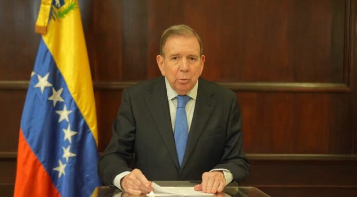 El opositor venezolano, Edmundo González Urrutia, dijo que el régimen de Maduro está “débil” pero es “peligroso”.