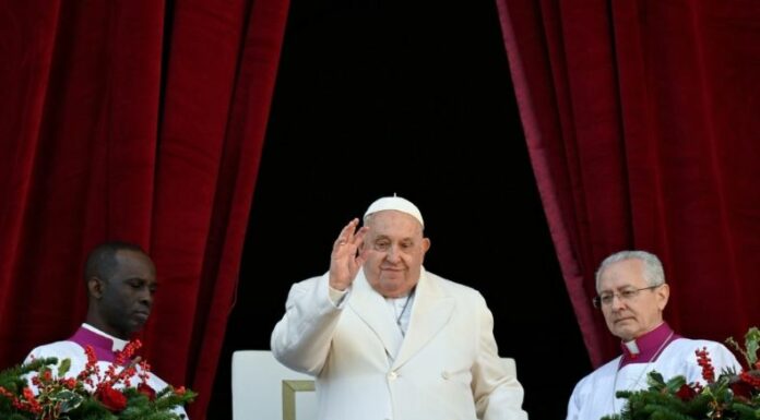 El Papa Francisco sufrió una lesión en su brazo tras caerse.