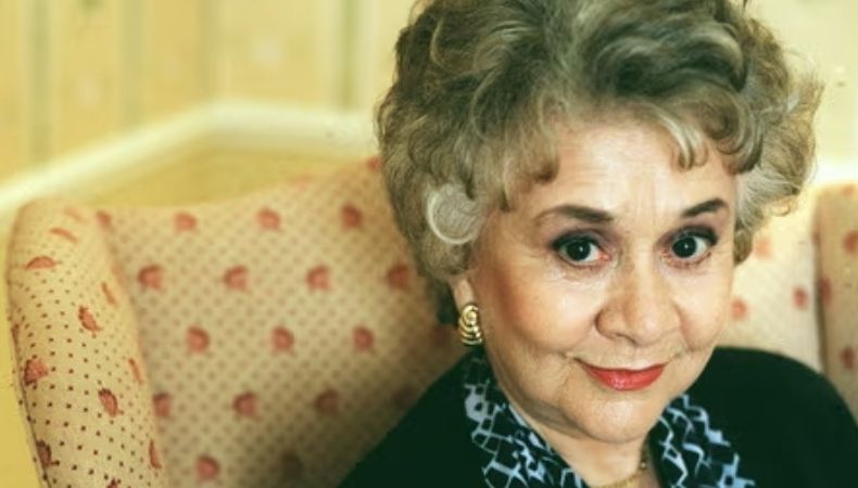 Falleció la actriz británica, Joan Plowright a los 95 años, en una residencia para artistas de la tercera edad.