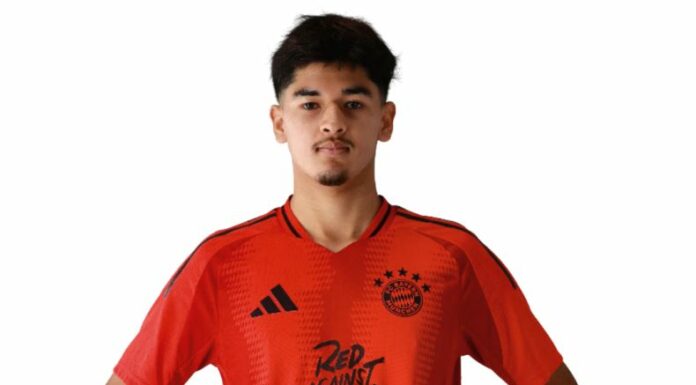 Fernando Mena, un joven futbolista de 16 años, de nacionalidad salvadoreña logró llegar al Bayen Múnich, uno de los clubes más grandes del mundo.