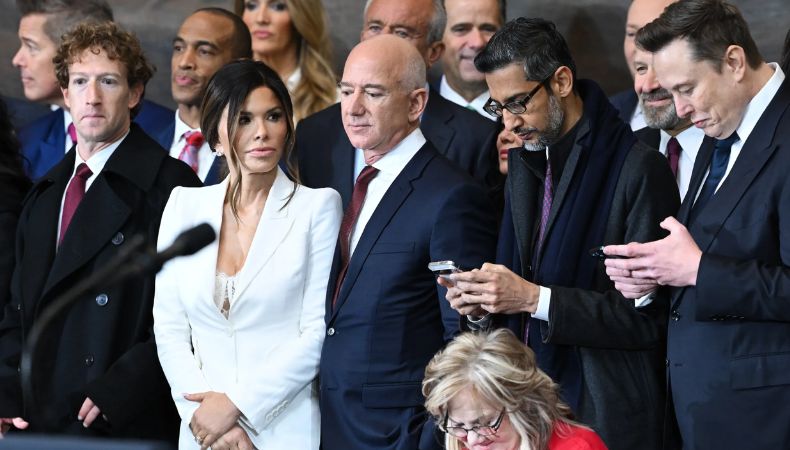 Elon Musk, Mark Zuckerberg y otros magnates del mundo de la tecnología, utilizaron un lugar exclusivo en la toma de posesión de Donald Trump.