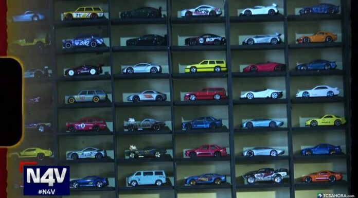 Por más de tres años, Edwin Rodríguez se ha dedicado a formar una enorme colección de más de 2,000 carros a escala.
