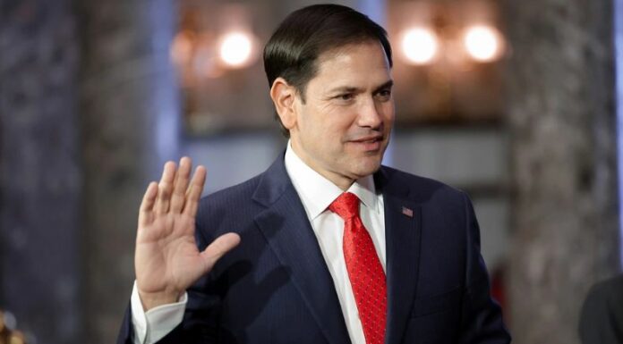 El Senado de EE. UU. confirmó este lunes a Marco Rubio como Secretario de Estado, convirtiéndose en el primer funcionario en ser ratificado.