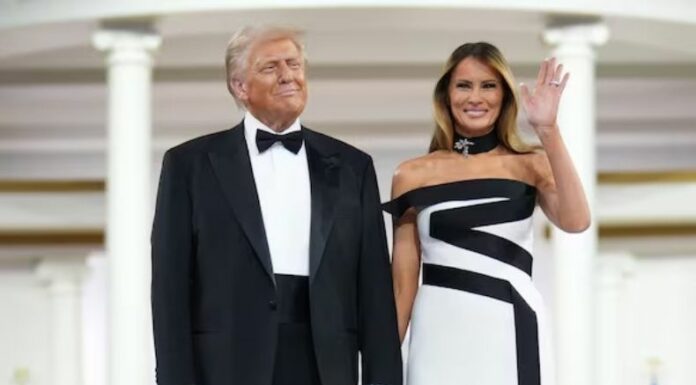 Donald Trump y su esposa, Melania, robaron miradas durante los bailes inaugurales, trad la ceremonia de toma de posesión.