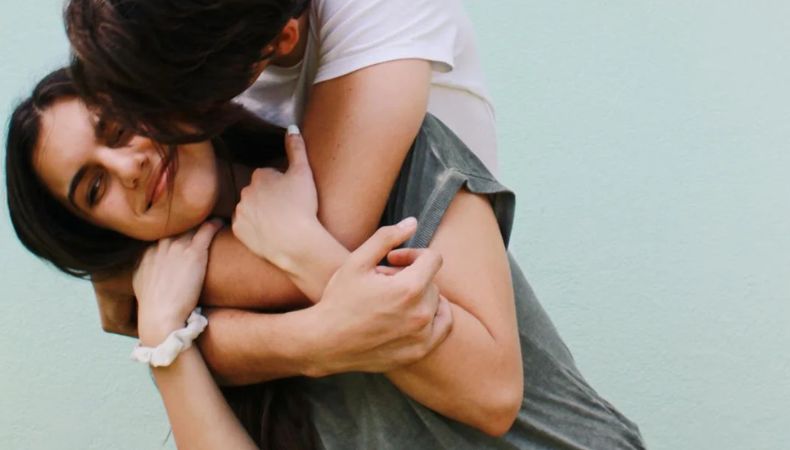 En el día internacional del abrazo, los expertos indican que el cuerpo debe recibir entre seis y nueve abrazos diarios para mejorar nuestra calidad de vida.