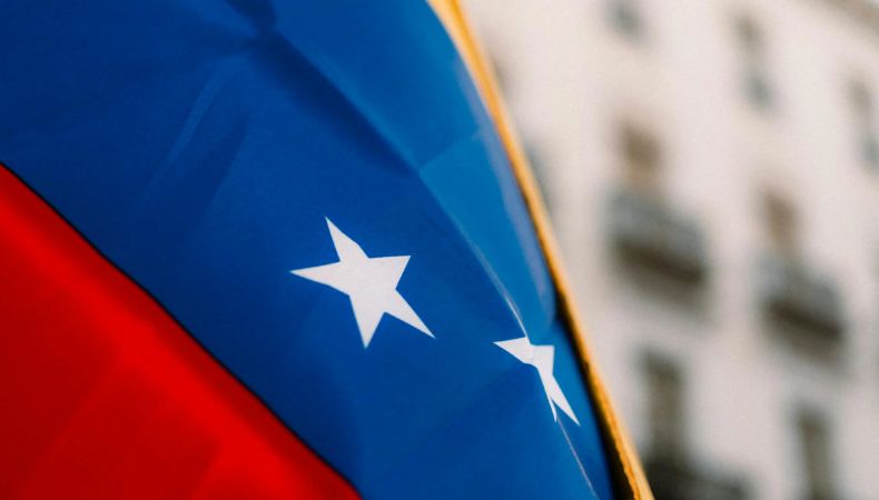 El gobierno francés, a través de la Cancillería, ordenó a la embajada de Venezuela en París “reducir su personal diplomático”.