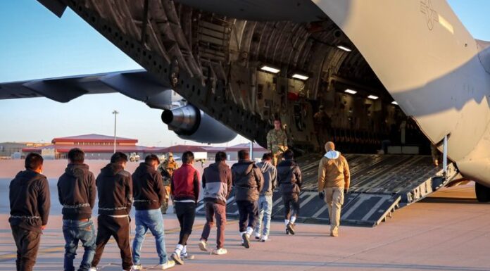 La secretaria de prensa de la Casa Blanca, Karoline Leavitt informó que se han arrestado a más de 500 migrantes en las últimas horas.