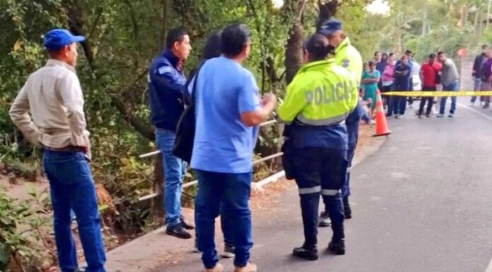 Un motociclista falleció este domingo en un accidente de tránsito ocurrido en el departamento de Cuscatlán.