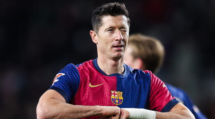 Barcelona no tuvo problemas para quedarse con los tres puntos ante un Valencia que se hunde en el descenso del campeonato liguero.