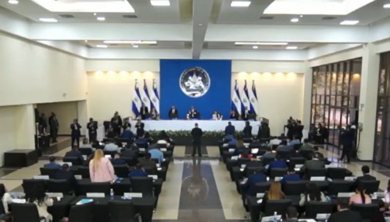 Con 57 votos a favor, los diputados de la Asamblea Legislativa aprobaron una nueva prórroga del régimen de excepción.