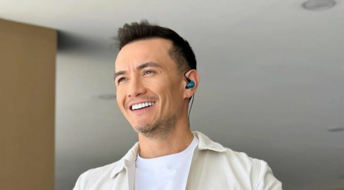 Víctor Emmanuelle estuvo en la silla de las confesiones de Llévatelo y reveló cuál había sido su sueño dentro de la televisión.