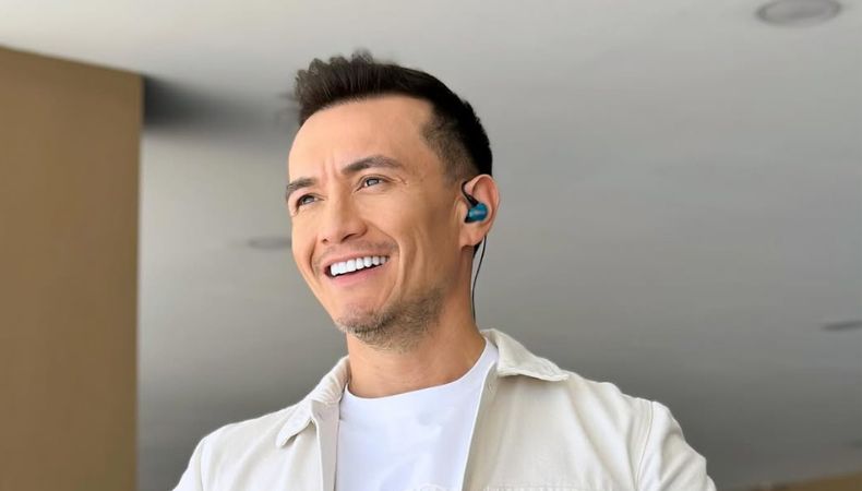 Víctor Emmanuelle estuvo en la silla de las confesiones de Llévatelo y reveló cuál había sido su sueño dentro de la televisión.