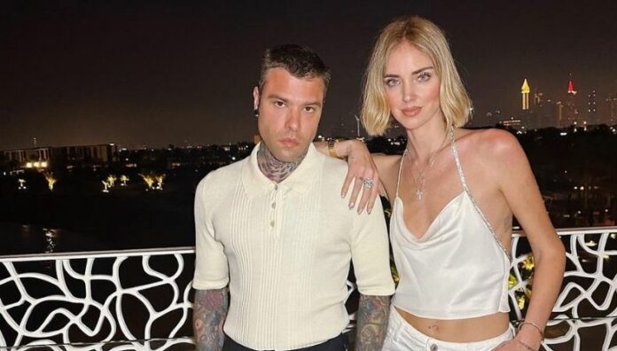Chiara Ferragni El escándalo continúa y Fedez no se quedó atrás reaccionando a las acusaciones de infidelidad de parte de su exesposa, Chiara Ferragni.