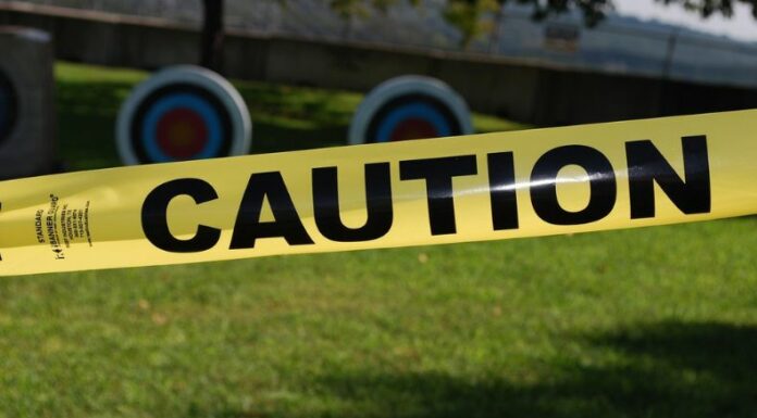 Autoridades policiales reportaron el homicidio de una mujer de 58 años en San Salvador. Las investigaciones continúan.