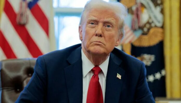 Trump ordena ataques aéreos contra bases del Estado Islámico en Somalia El presidente de Estados Unidos, Donald Trump, aseguró que ordenó ataques aéreos contra bases del Estado Islámico en Somalia.