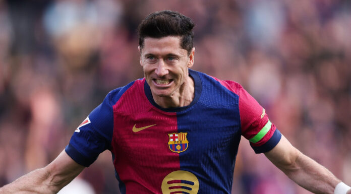 Barcelona se impuso por la mínima al Alavés gracias al gol de Lewandowski y quedó a cuatro puntos del Real Madrid.