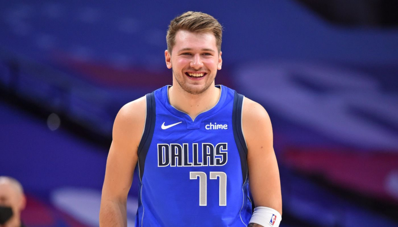 Luka Doncic de Eslovenia jugará en Los Angeles Lakers tras el cambio con Anthony Davis que se va a los Dallas Mavericks.