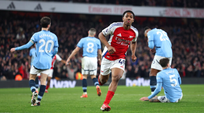 Arsenal humilló al Manchester City de Pep Guardiola y se mantiene en la lucha por el título de la Premier League.