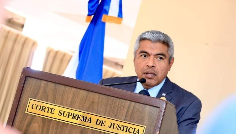 Fallece magistrado de la Sala de lo Constitucional, José Ángel Pérez Chacón La Corte Suprema de Justicia informó en redes sociales sobre el deceso del magistrado que fue electo en el cargo el 1 de mayo de 2021.