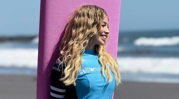 Larissa Graniello vivió una nueva experiencia en las olas de las bellas playas de nuestro país, en su primera clase como surfista.