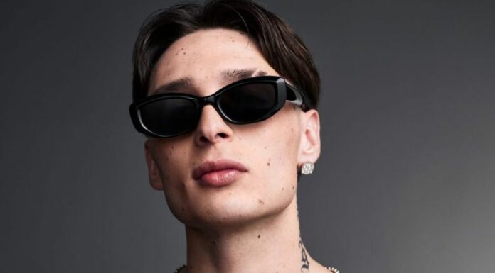 Peso Pluma estaría dentro de una rigurosa investigación por el gobierno de Estados Unidos y ha sido revisado en varios aeropuertos.