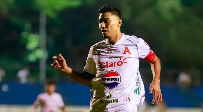 Juan Carlos Portillo fue expulsado en el partido contra Dragón y se perderá el duelo de este sábado contra CD FAS.