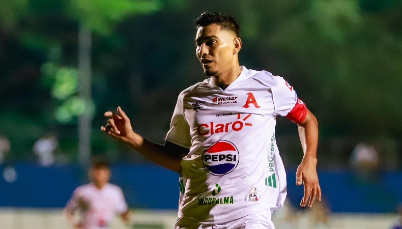 Juan Carlos Portillo fue expulsado en el partido contra Dragón y se perderá el duelo de este sábado contra CD FAS.