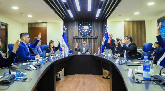 La Comisión Política de Asamblea emitió dictamen favorable a la iniciativa de Ley Anticorrupción, enviada por el presidente Nayib Bukele.