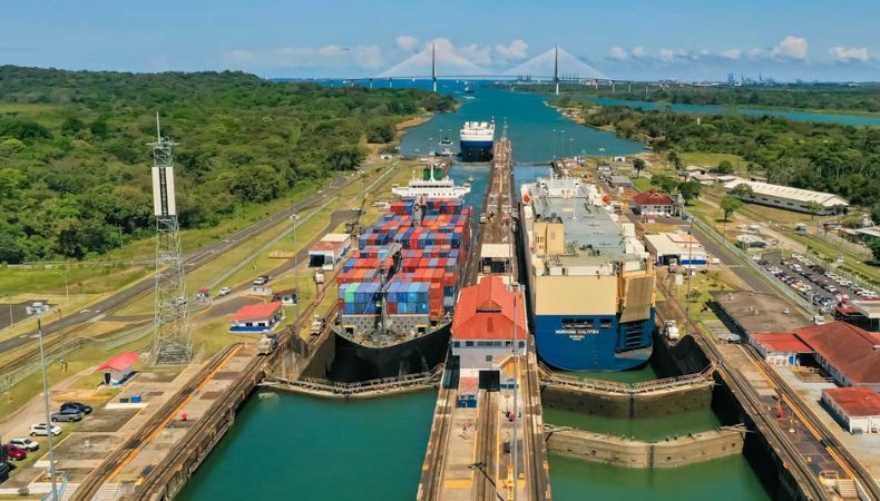 El gobierno de Estados Unidos aseguró que sus navíos no deberán pagar para transitar por el canal de Panamá, una afirmación desmentida por la autoridad gestora de esta infraestructura.