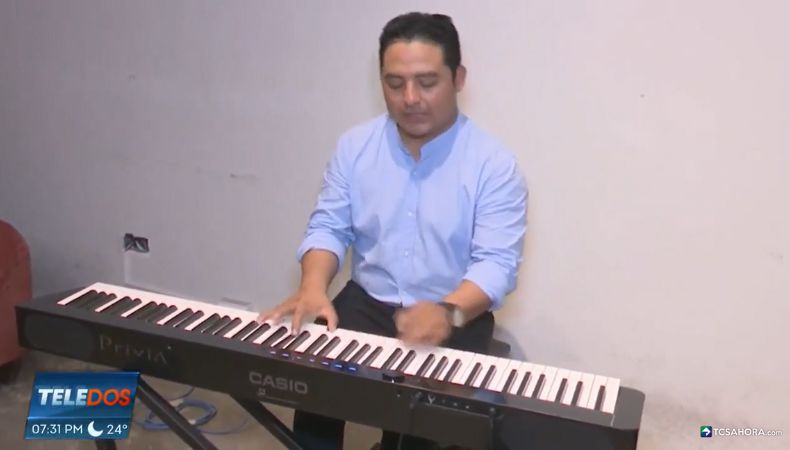 Esta es la historia de Pedro Martínez, un talentoso pianista que comparte su talento y conocimiento con niños y jóvenes.