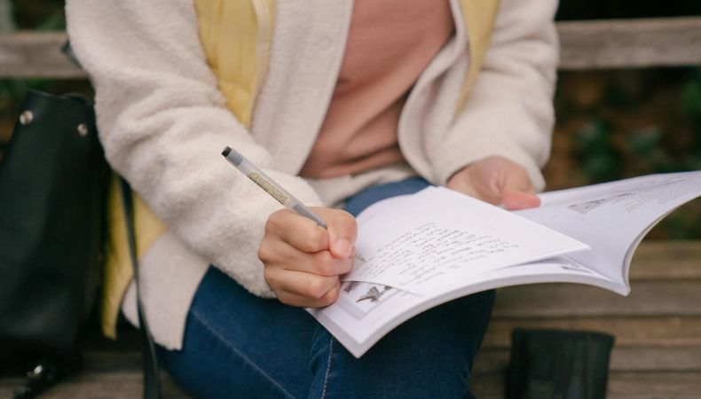 El analfabetismo sigue siendo un reto en El Salvador ya que afecta a un porcentaje considerable de la población salvadoreña.