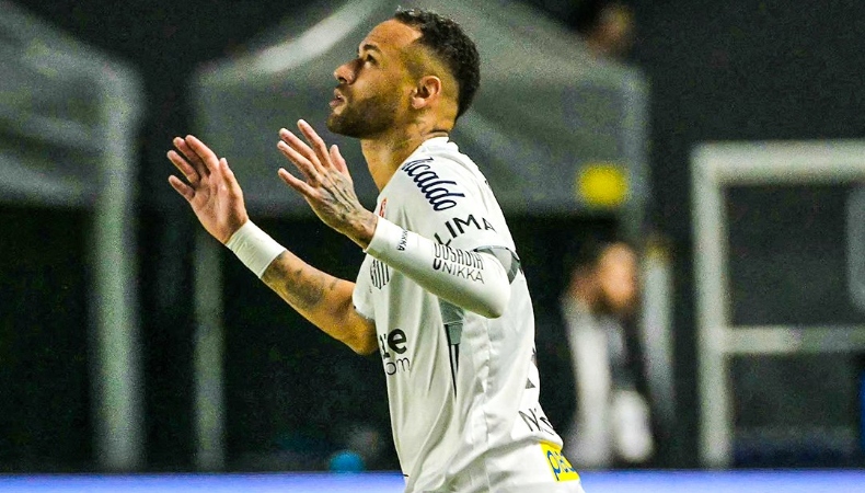 Neymar tuvo su tan ansiado regreso con el Santos de Brasil al jugar 45 minutos ante el Botafogo de Ribeirao Preto.