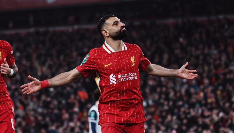 Liverpool goleó al Tottenham para clasificar por segundo año consecutivo a la gran final de la Carabao Cup Inglesa.