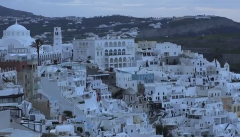 Una nueva ola de sismos sacudió la isla griega de Santorini en las últimas horas, incluido uno de magnitud superior a 5.