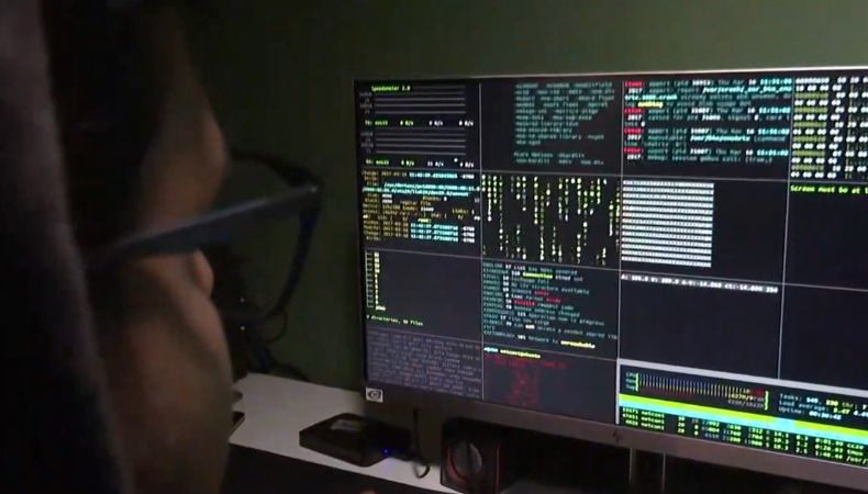 Un Deepfake permite crear videos, imágenes o audios falsificados de manera realista, manipulando la apariencia y voz de una persona.