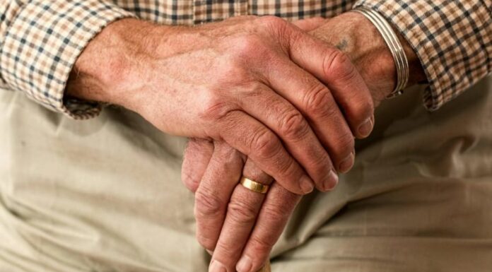 La Mesa de Trabajo por una Pensión Digna, indica que el Ejecutivo ha utilizado al menos un 80% de los fondos recaudados por las administradoras de pensiones.