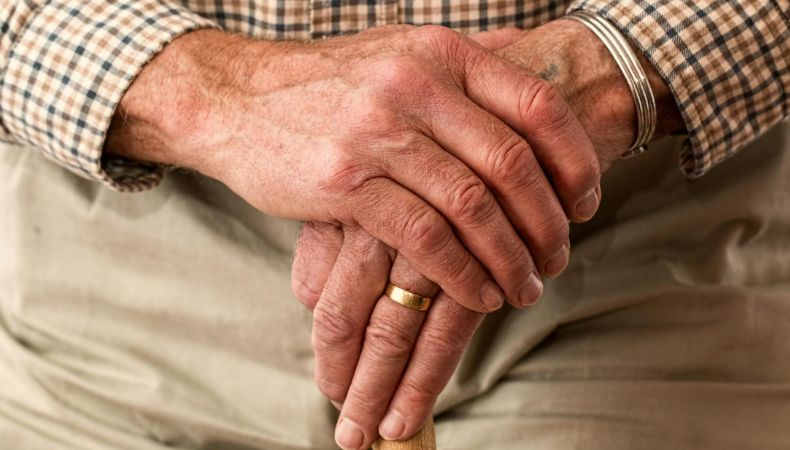 La Mesa de Trabajo por una Pensión Digna, indica que el Ejecutivo ha utilizado al menos un 80% de los fondos recaudados por las administradoras de pensiones.