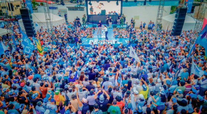 Los candidatos presidenciales del país sudamericano hicieron su último intento para convencer a los votantes indecisos previo al cierre de la campaña electoral.